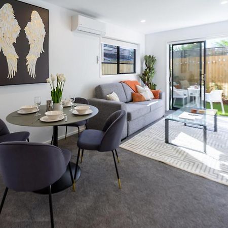 Central City Awaits 2 Bed 2 Bath With Carpark Christchurch Dış mekan fotoğraf