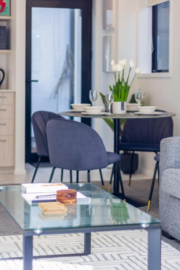 Central City Awaits 2 Bed 2 Bath With Carpark Christchurch Dış mekan fotoğraf